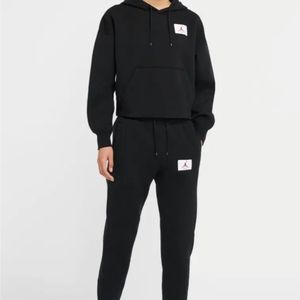 Woman's xs Jordan pullover and pants set